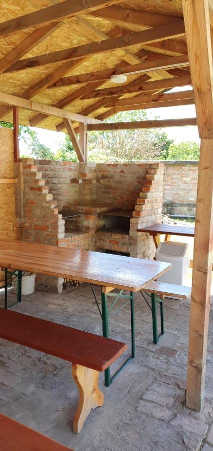 100 Eves Fogado Bed and Breakfast Szatymaz Εξωτερικό φωτογραφία