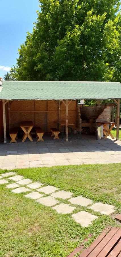 100 Eves Fogado Bed and Breakfast Szatymaz Εξωτερικό φωτογραφία