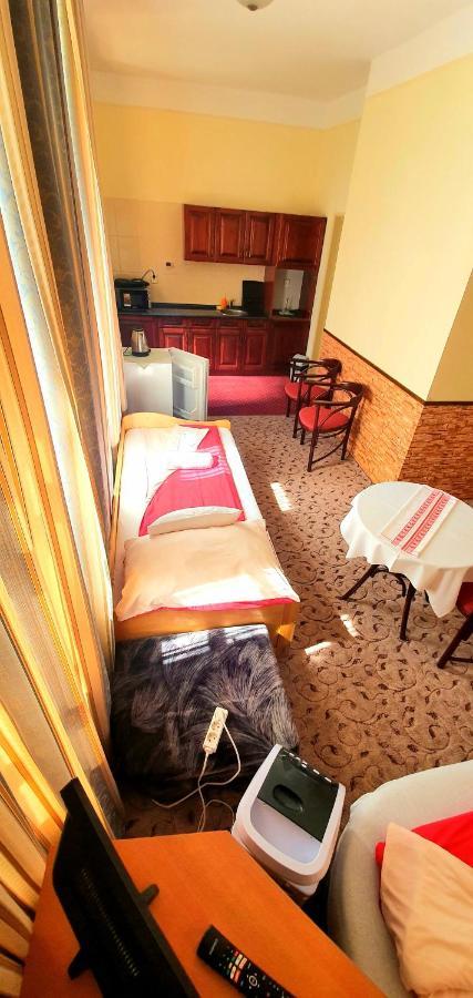 100 Eves Fogado Bed and Breakfast Szatymaz Εξωτερικό φωτογραφία