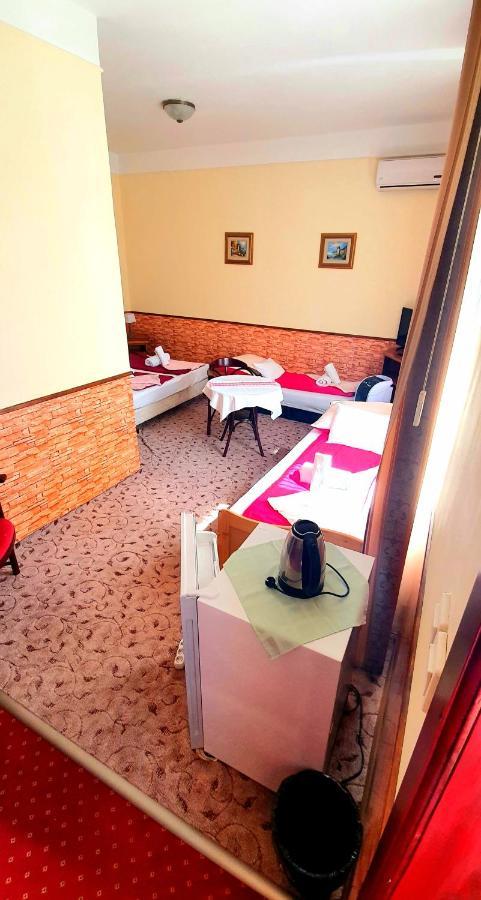 100 Eves Fogado Bed and Breakfast Szatymaz Εξωτερικό φωτογραφία