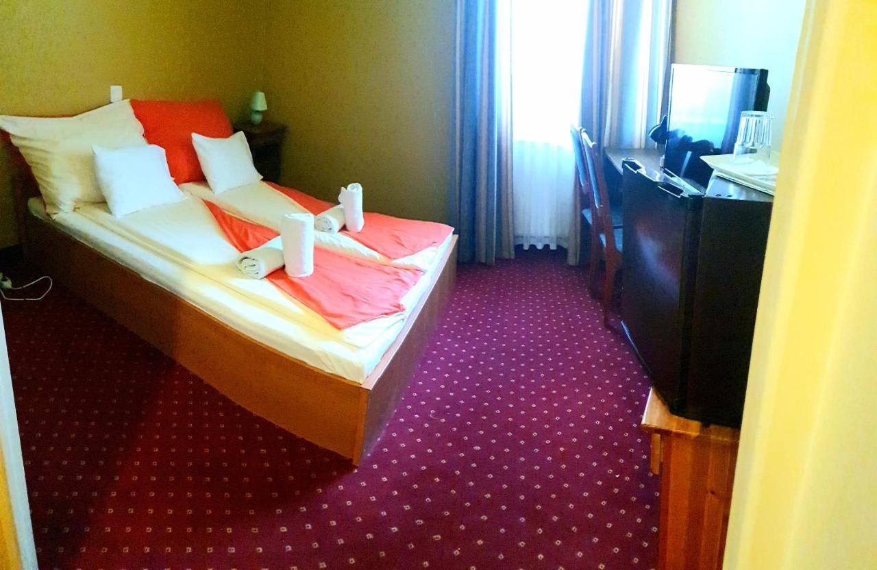 100 Eves Fogado Bed and Breakfast Szatymaz Εξωτερικό φωτογραφία