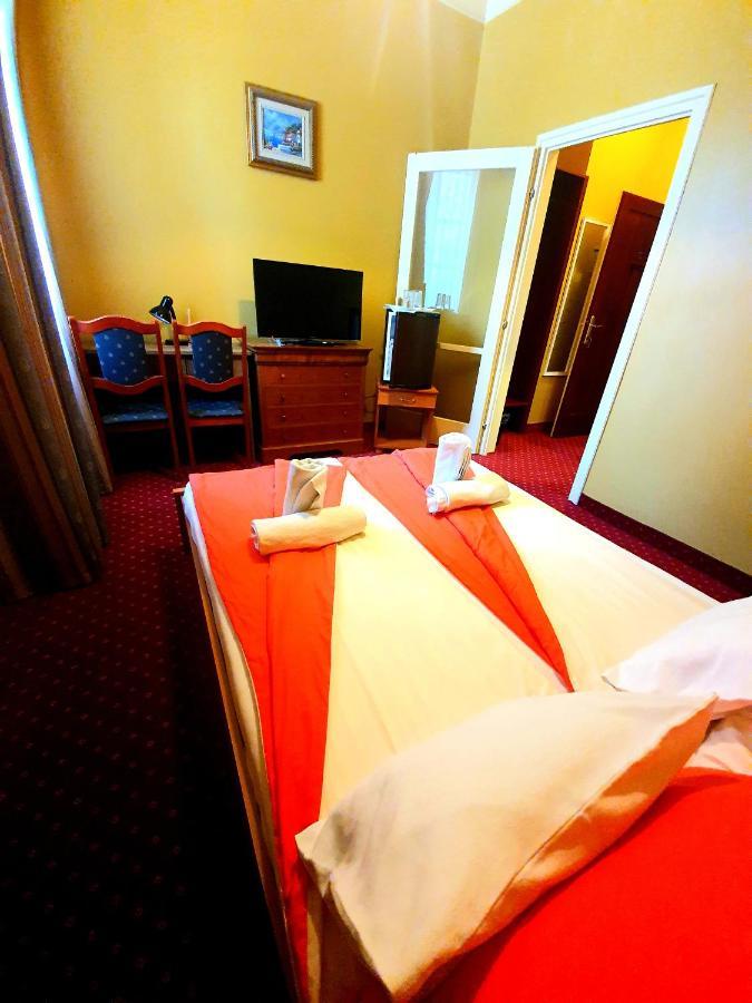 100 Eves Fogado Bed and Breakfast Szatymaz Εξωτερικό φωτογραφία