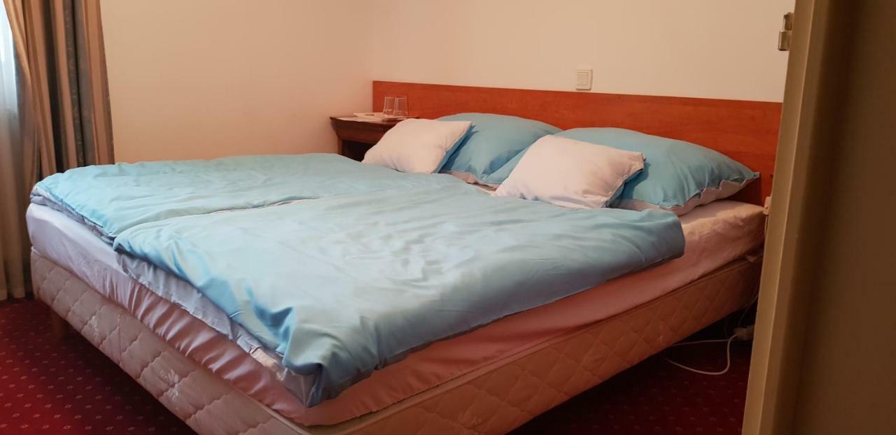 100 Eves Fogado Bed and Breakfast Szatymaz Εξωτερικό φωτογραφία
